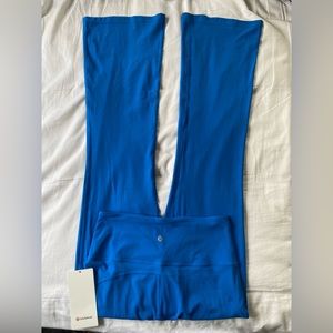 Lululemon Groove HR flare pant size 8 poolside